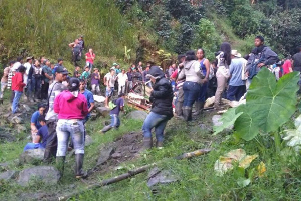 কলম্বিয়ায় বাস খাদে পড়ে নিহত ১৪