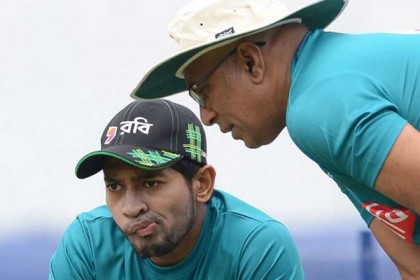 মুশফিকেই হাথুরুসিংহের অস্বস্তি