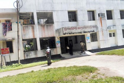 রায়পুরে সরকারি হাসপাতালে মা ও নবজাতকের মৃত্যু