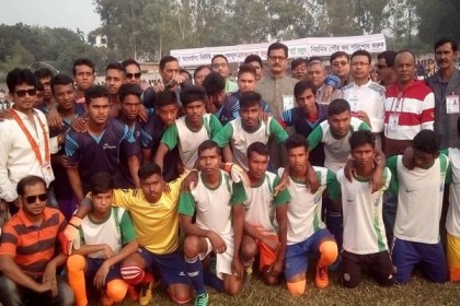 দিনাজপুরে ফুটবল টুর্নামেন্টের উদ্বোধন

