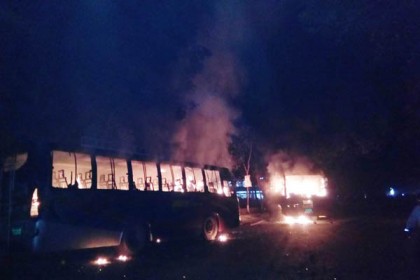 শিক্ষার্থী ও পরিবহন শ্রমিকদের সংঘর্ষ, দিনাজপুরে অনির্দিষ্টকালের বাস ধর্মঘট