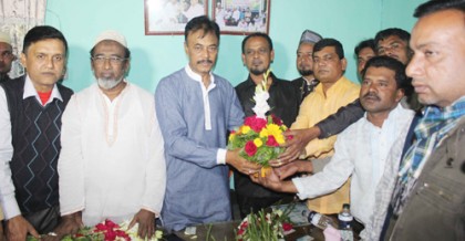 নোয়াখালীতে ট্রাক-পিকআপ মালিক সমিতির সভাপতিকে সংবর্ধনা