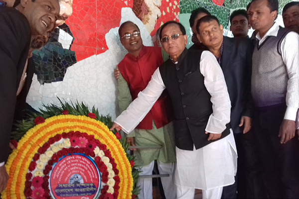 
৭ মার্চের ভাষণের স্বীকৃতিতে চাঁপাইনবাবগঞ্জে আনন্দ শোভাযাত্রা
