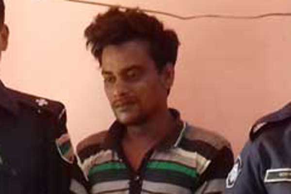গাংনীতে অস্ত্র-গুলিসহ চাঁদাবাজ গ্রেফতার
