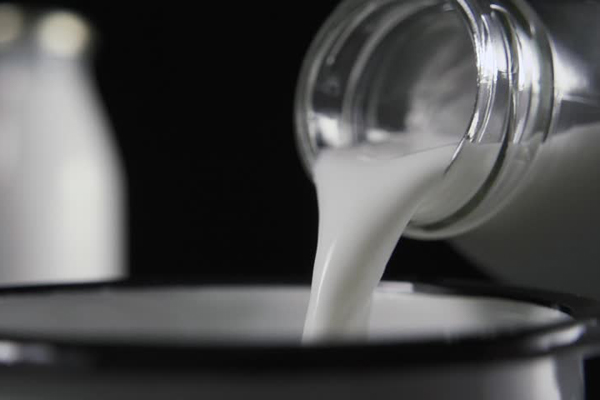 এক বোতল দুধের দাম সাত লাখ টাকা!