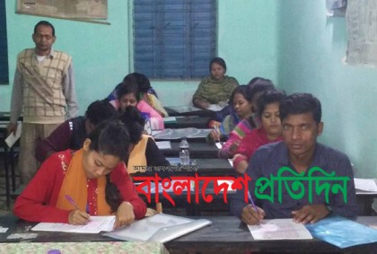 মির্জাপুরে সূর্যাস্তের পর পরীক্ষায় অংশ নিলেন ১৫ ডিগ্রী পরীক্ষার্থী