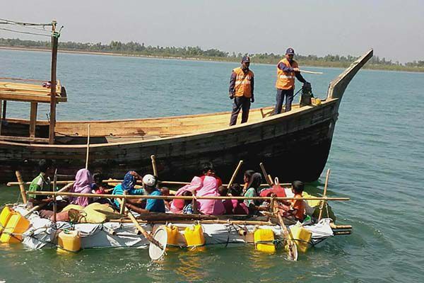 ১৬ রোহিঙ্গাকে ফেরত পাঠাল কোস্টগার্ড