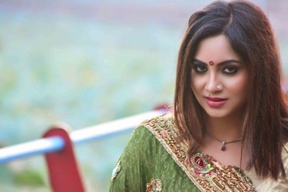 যেকোনো শহরেই আরশির স্বামী জুটে যায়
