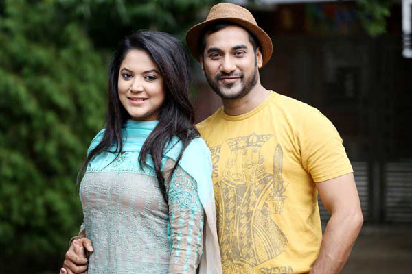 'চোর-পুলিশ' খেলায় সজল-উর্মিলা