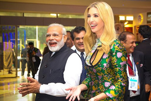 ট্রাম্প কন্যা ইভাঙ্কাকে কী উপহার দিলেন মোদি?