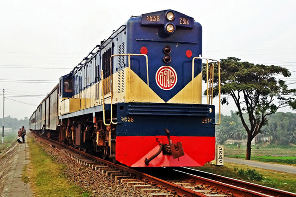 দুই ঘণ্টা পর সিলেটের সাথে রেল যোগাযোগ স্বাভাবিক