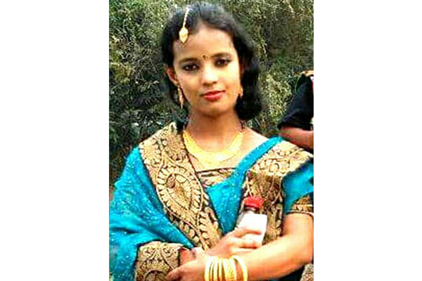 রূপগঞ্জে যৌতুকের জন্য গৃহবধূকে বালিশ চাপা দিয়ে হত্যা