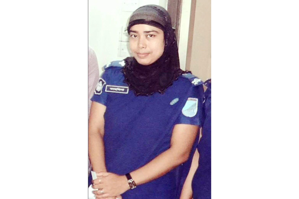 এসআই তাহমিনার মৃত্যুর ঘটনায় স্বামী গ্রেফতার