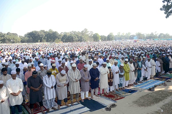 দিনাজপুরে ইজতেমায় জুম্মার নামাজে লাখো মুসল্লির ঢল