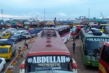 পাটুরিয়া-দৌলতদিয়ায় পারাপারের অপেক্ষায় ৯ শতাধিক যানবাহন 