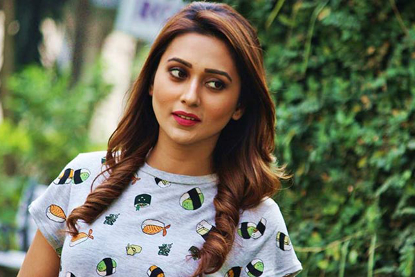 মিমি চক্রবর্তীর জীবনে নতুন বন্ধুর আগমন
