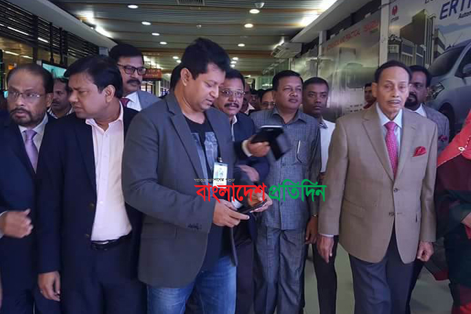 সিঙ্গাপুর গেলেন এরশাদ