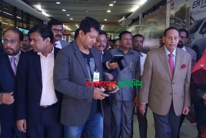 সিঙ্গাপুর গেলেন এরশাদ