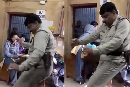 থানার ভেতরে গানের তালে পুলিশের নাচ! (ভিডিও)