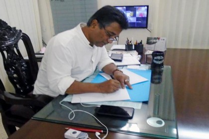 গণমাধ্যমের জন্য ১ ঘণ্টা উন্মুক্ত থাকবে আনিসুল হকের কক্ষ