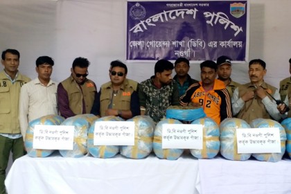 নওগাঁয় মাদক ও পাজেরো গাড়িসহ আটক ২, গুলিবর্ষণ