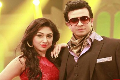 অপু তার কোনও নির্দেশই মেনে চলেন না, তালাকের নোটিশে শাকিব খান