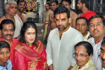 মন্দিরে পূজা দিলেন সস্ত্রীক জাহির খান, হইচই নেটদুনিয়ায়