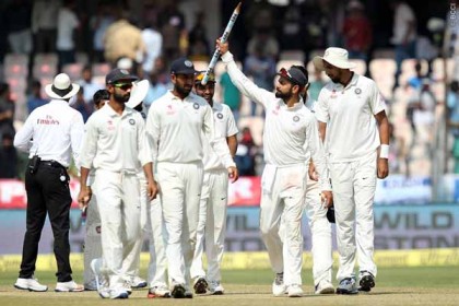 দক্ষিণ আফ্রিকায় ছয় পেসার ভারতের