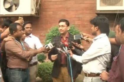 সাংবাদিককে 'পাগল' বললেন মল্লিক