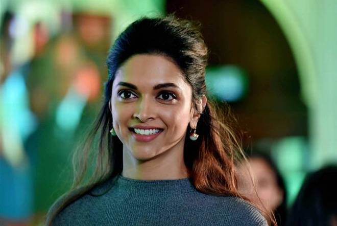 বলিউডের সব নায়িকাকে পেছনে ফেললেন দীপিকা