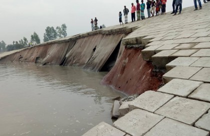 সিরাজগঞ্জের চৌহালী উপজেলা রক্ষা বাঁধে ফের ৫৫ মিটার ধস
