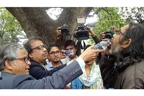 ডাকসু নির্বাচন; ১৫ দিনের অনশন ভাঙলেন ওয়ালিদ