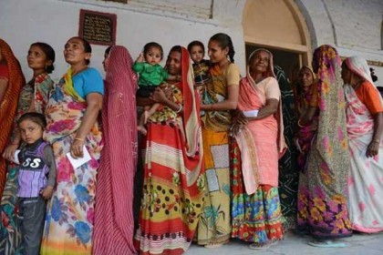 গুজরাটে বিধানসভার ৮৯ আসনে ভোট গ্রহণ