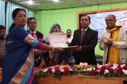 নেত্রকোনায় রোকেয়া দিবসে ১০ নারীকে সম্মাননা 