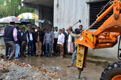 সিলেটে অবৈধ স্থাপনা উচ্ছেদে মেয়র আরিফ
