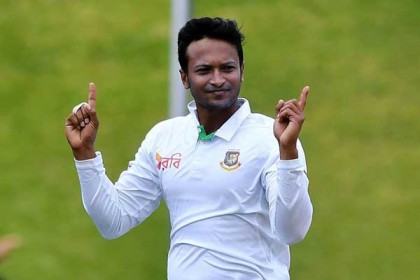মুশফিককে সরিয়ে টেস্টের নেতৃত্বেও সাকিব