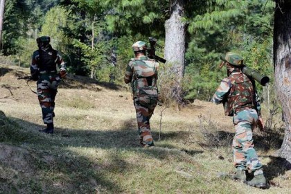 কাশ্মীরে সেনা-জঙ্গি সংঘর্ষে নিহত ৪