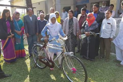 বাগাতিপাড়ায় 'সততা স্টোর' উদ্বোধন 
