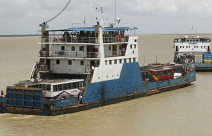পাটুরিয়া-দৌলতদিয়ায় ফেরি চলাচল শুরু