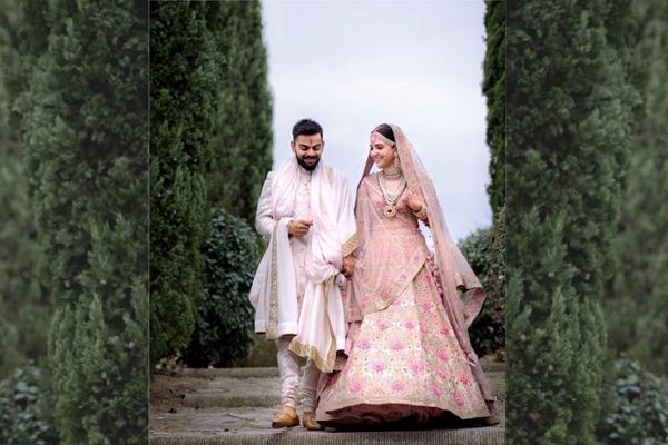 কোহলিকে 'সংসারের ইনিংসটা ধরে-ধরে খেলতে' বললেন আজহার