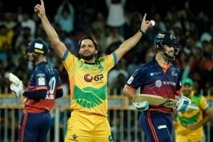 টি-টেনের প্রথম হ্যাটট্রিক আফ্রিদির