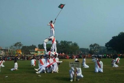 নেত্রকোনায় সাতপাই স্মৃতিসৌধে শ্রদ্ধা জানালেন মুক্তিযোদ্ধারা


