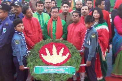 গাজীপুরে রাজবাড়ি মাঠে চলছে বিজয় মেলা


