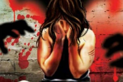 ‌মা-বাবাকে হত্যার হুমকি দিয়ে ২ মাস ধরে কিশোরীকে ধর্ষণ