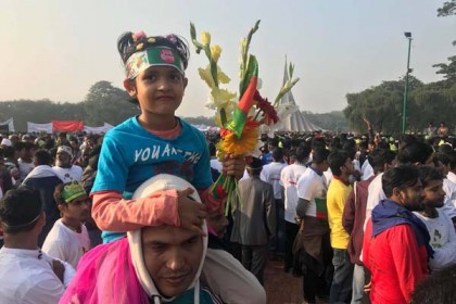 লাল-সবুজের উৎসবে পিছিয়ে নেই শিশু-কিশোর
