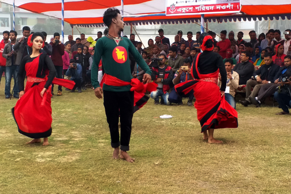 নওগাঁয় হানাদার মুক্ত দিবস পালিত 

