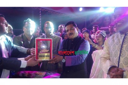 সোনার নৌকা নিয়ে ফের বিতর্কে এমপি শরিফ