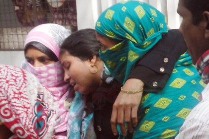 ধান কাটতে গিয়ে প্রাণ হারালেন দুই জন, আহত ১০