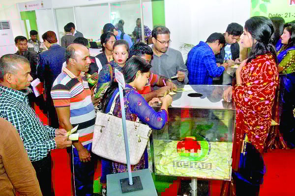 ফ্ল্যাট বুকিংয়ে ঋণসুবিধা খুঁজছেন ক্রেতারা