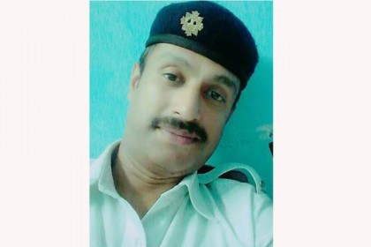 রাতের অন্ধকারে নারীকে পুলিশকর্মীর কুপ্রস্তাব, অতঃপর...! 